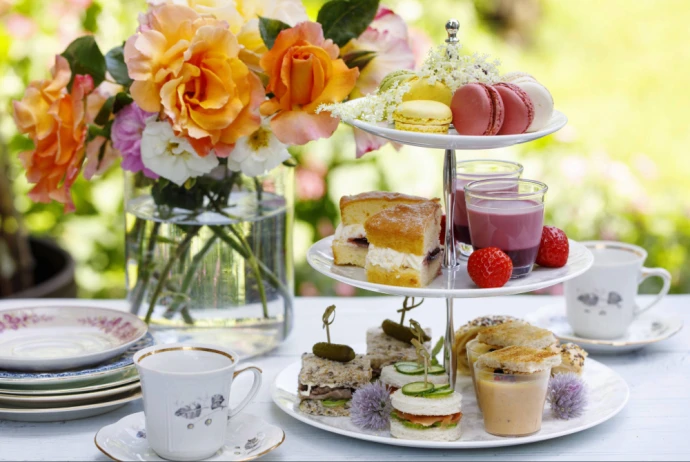 High Tea & Tour