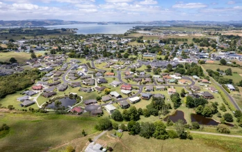 Apārangi Village
