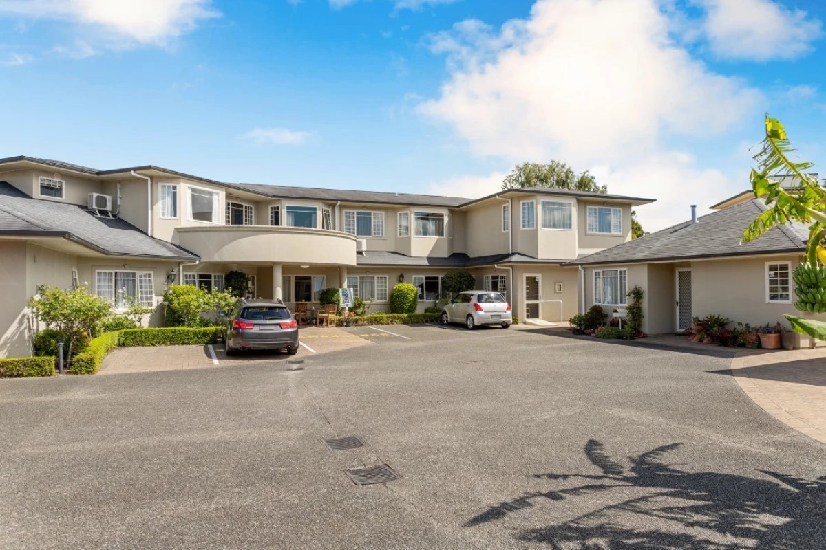 bupa-accadia-manor-care-home-2440