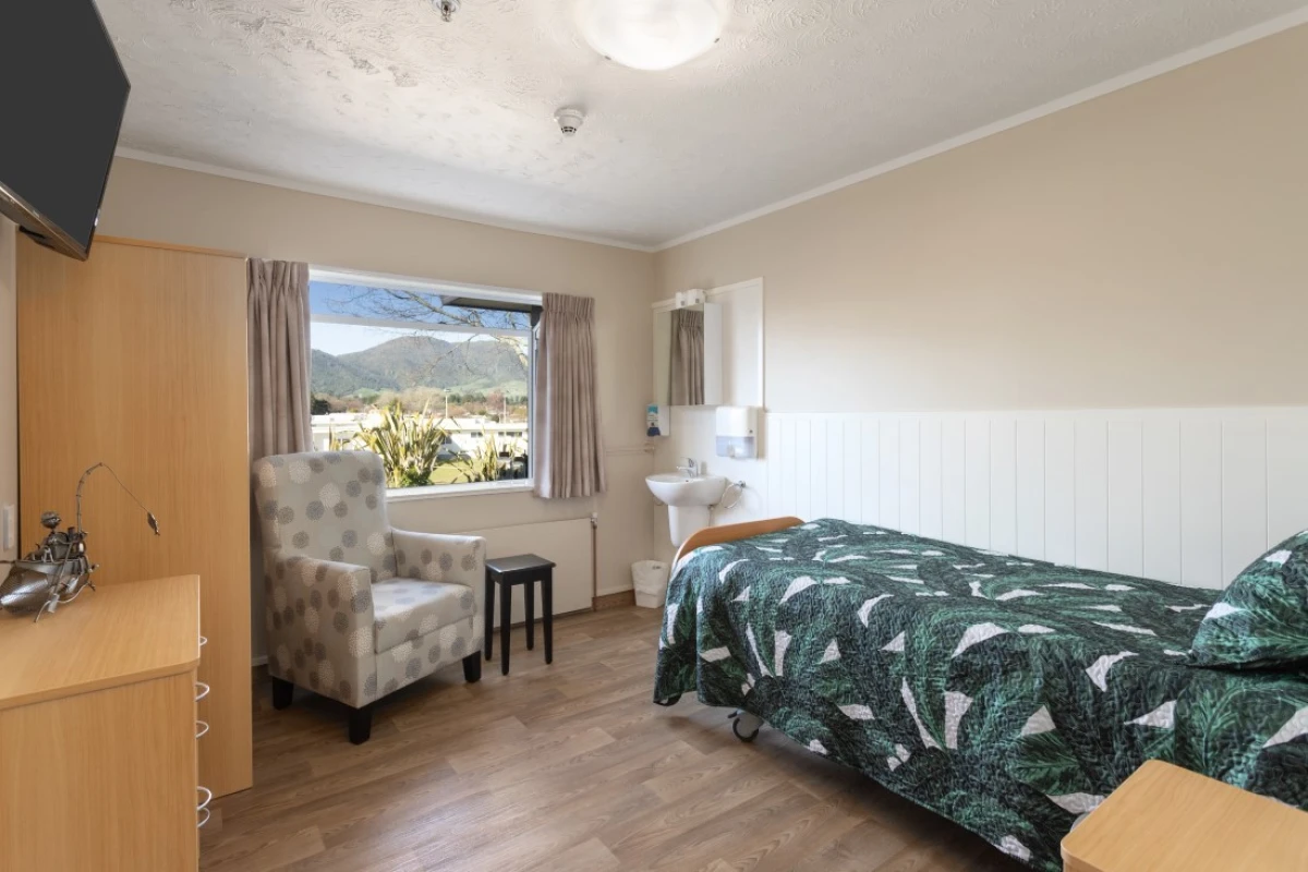 bupa-liston-heights-care-home-2265