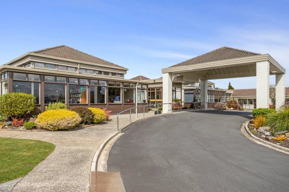 bupa-redwood-care-home-1
