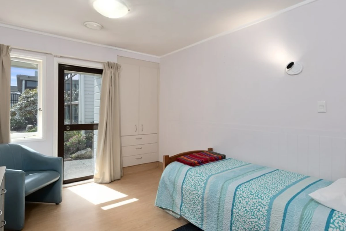 bupa-redwood-care-home-2469