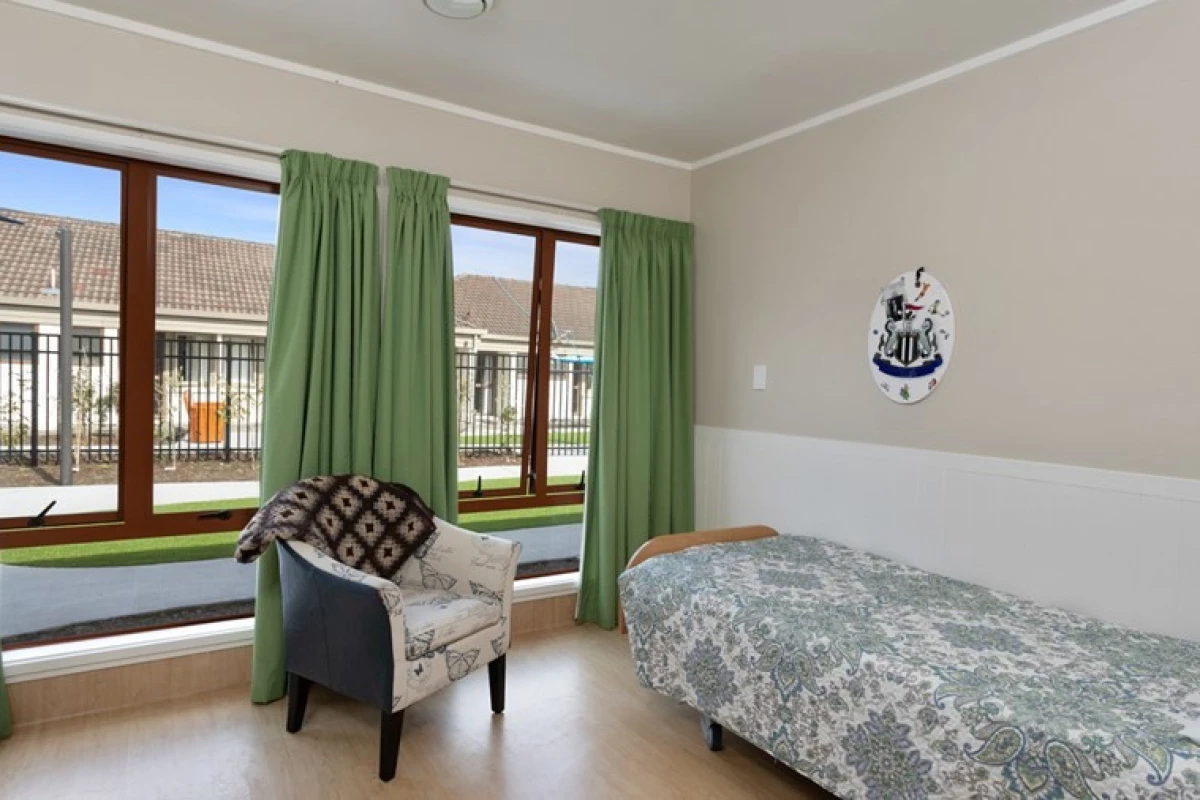 bupa-redwood-care-home-2471