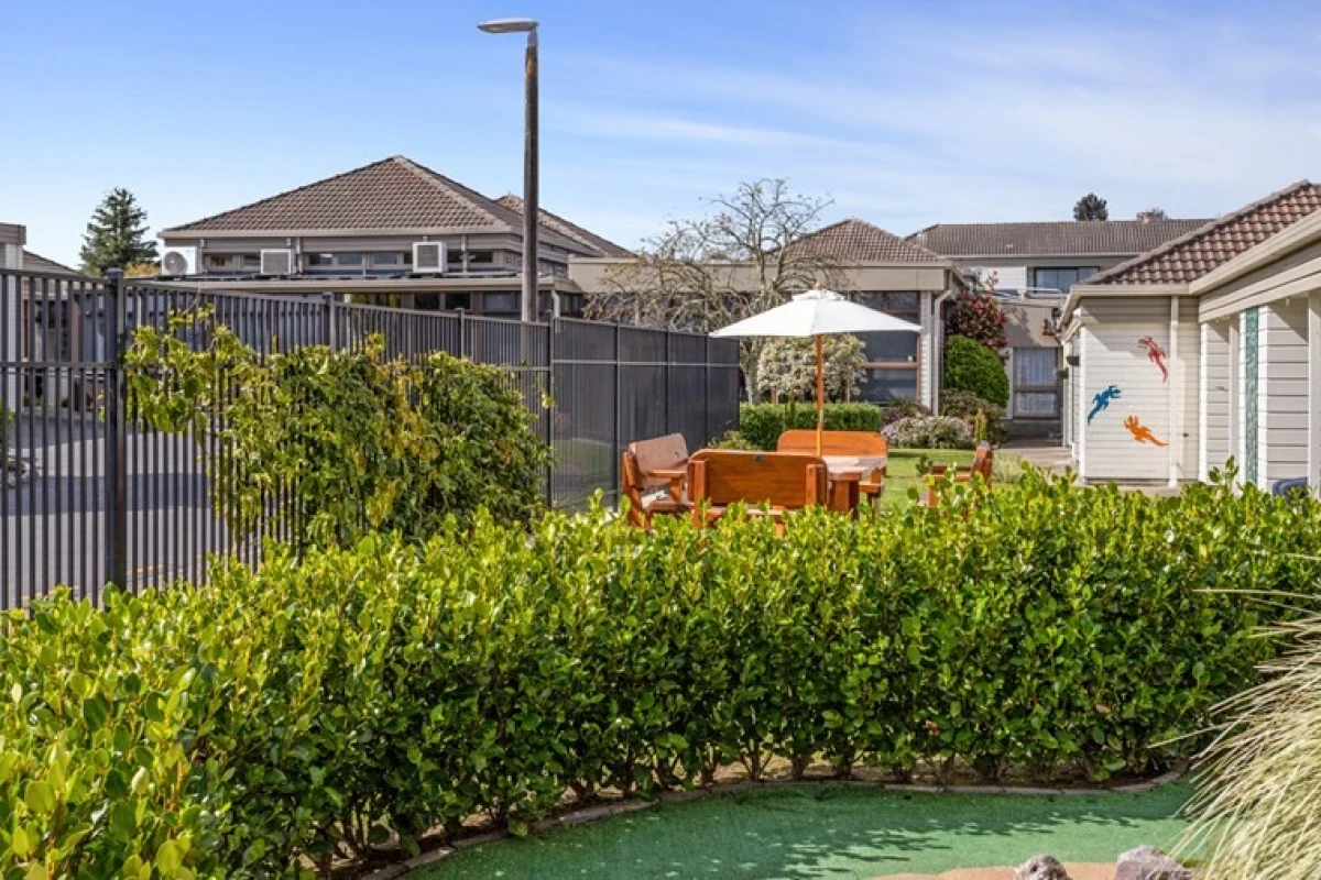 bupa-redwood-care-home-2475