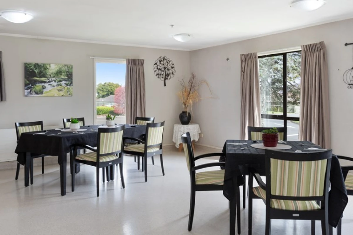 bupa-redwood-care-home-2487