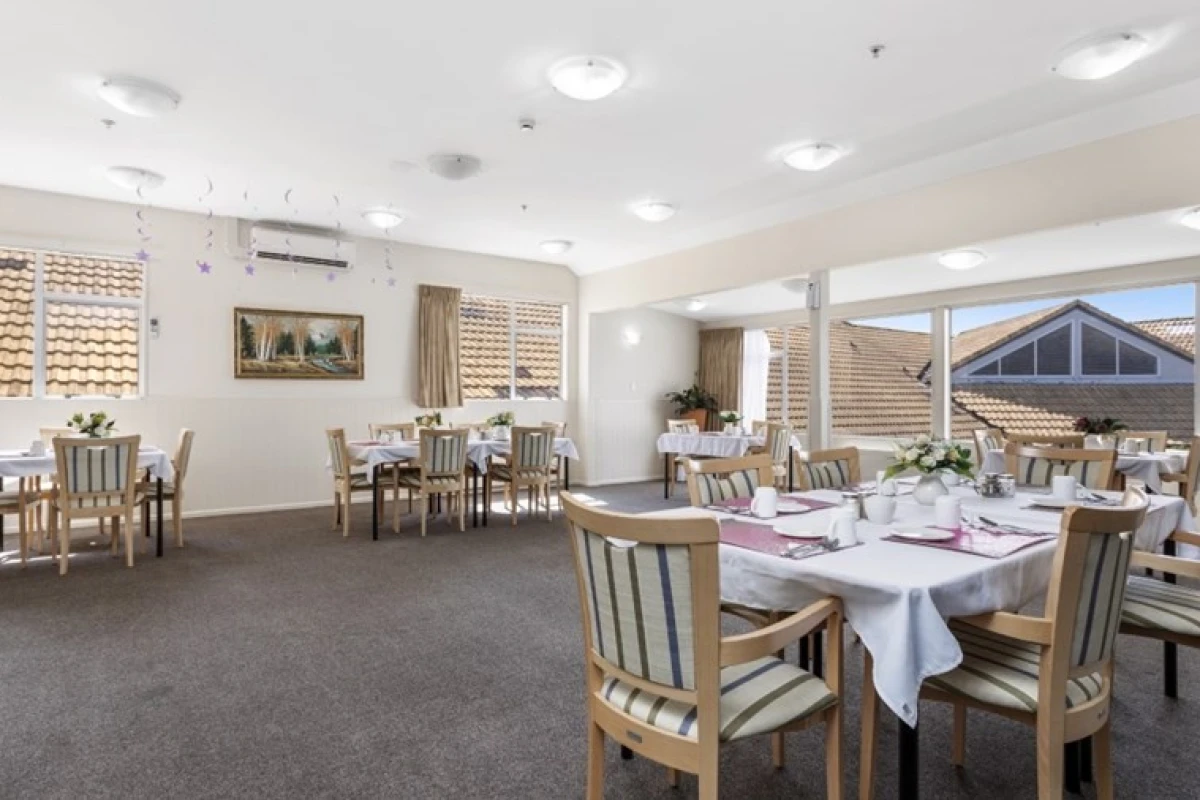 bupa-sunset-care-home-2179