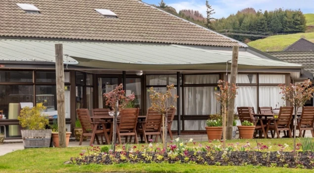 bupa-the-gardens-care-home-2530