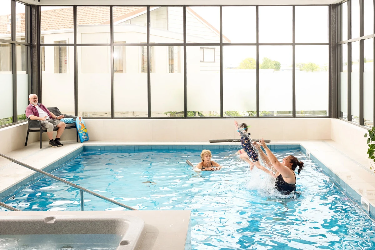 edgewater-village-metlifecare-8101