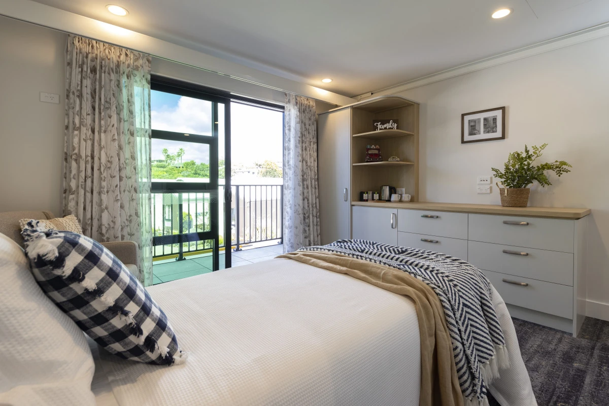 gulf-rise-care-home-metlifecare-4781