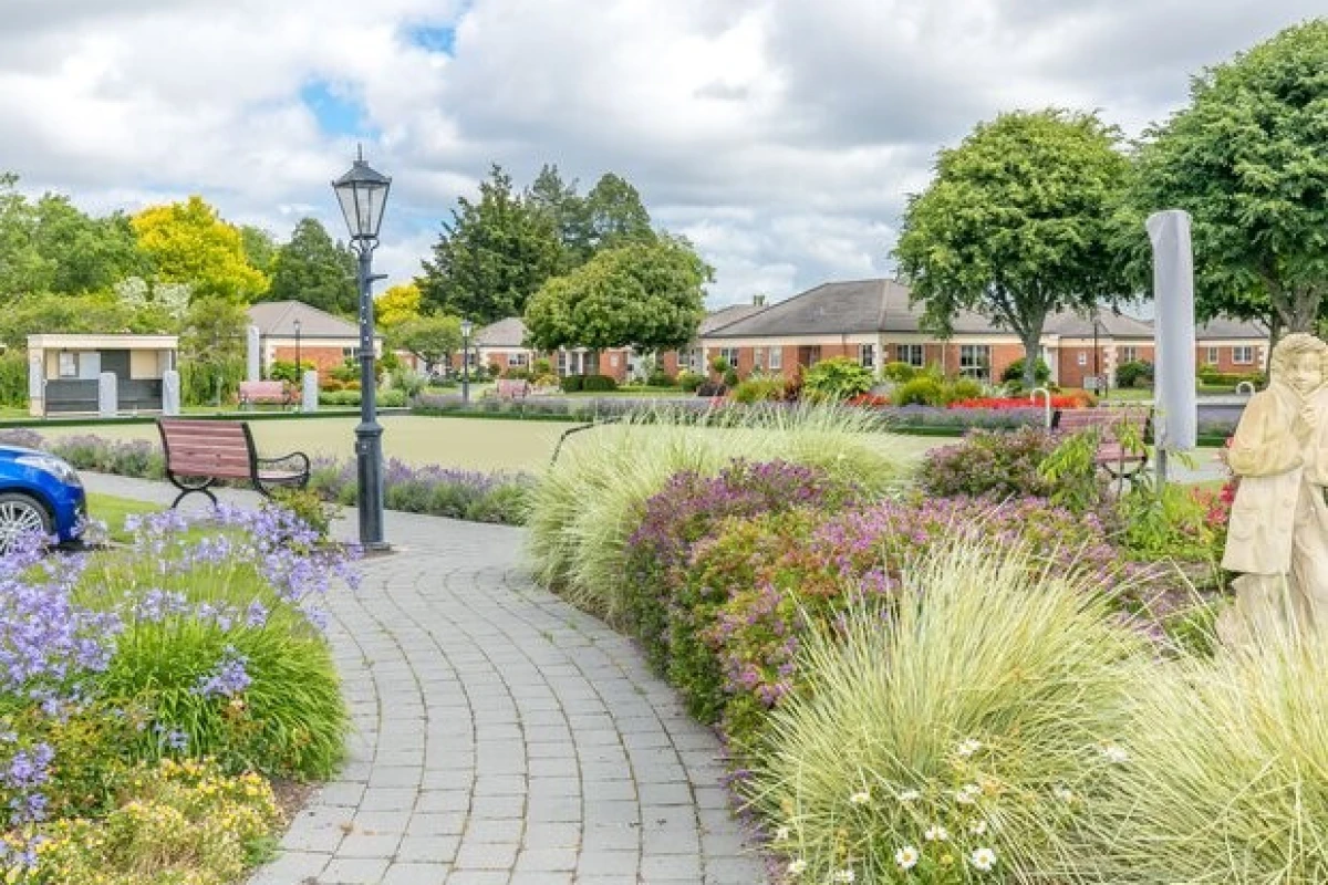 hilda-ross-retirement-village-care-home-3355