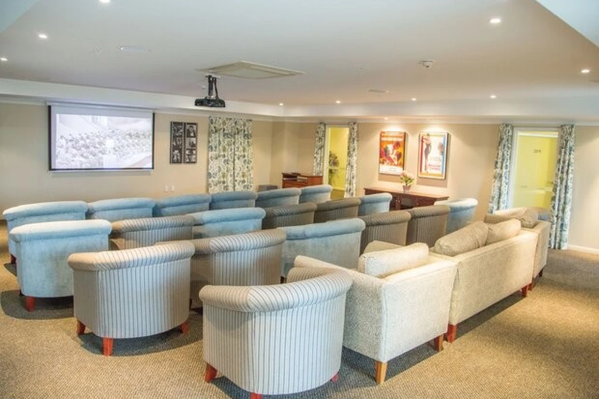 julia-wallace-retirement-village-care-home-3398