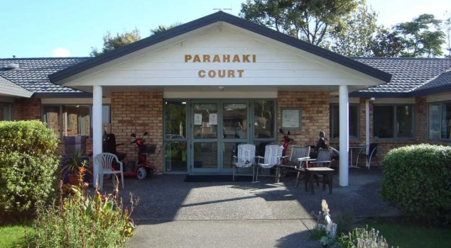 parahaki-court-rest-home-1
