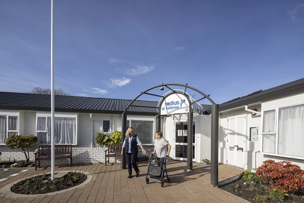 radius-st-helenas-6081