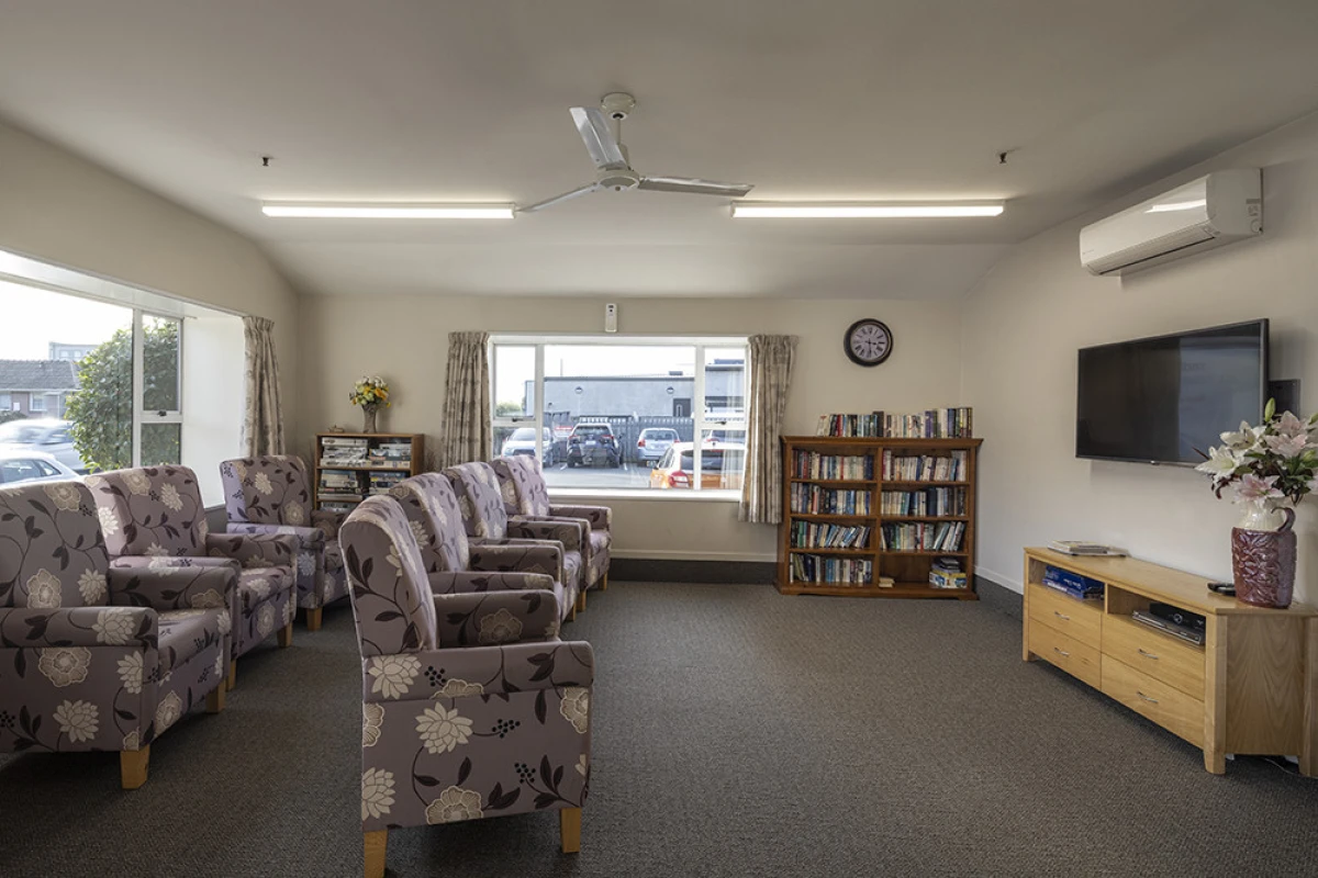 radius-st-helenas-6086