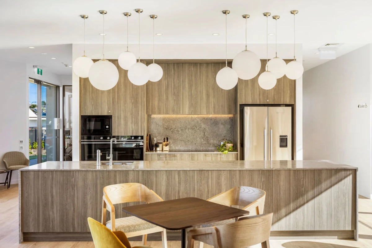 red-beach-vivid-living-9604