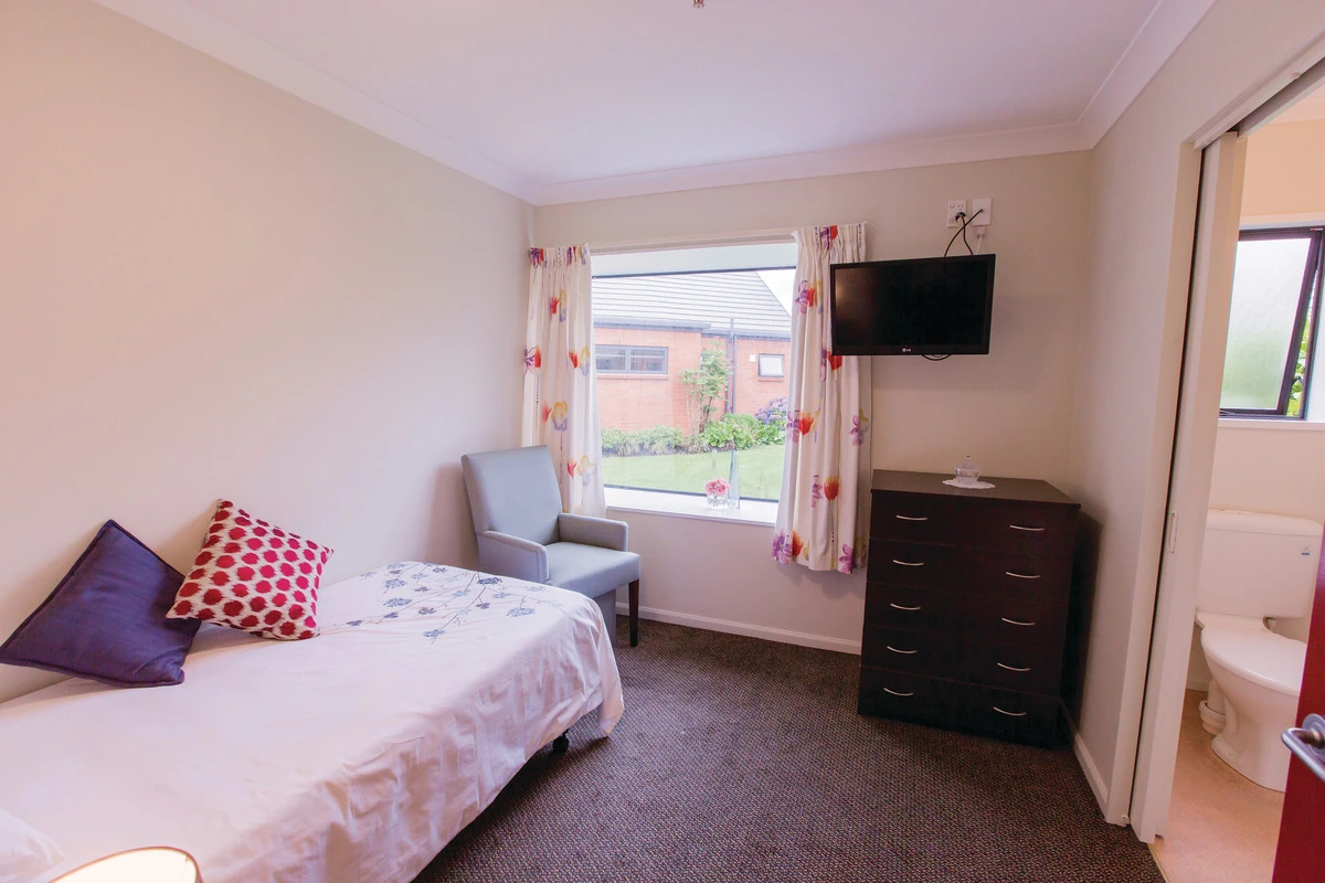 rowena-jackson-retirement-village-care-home-4947