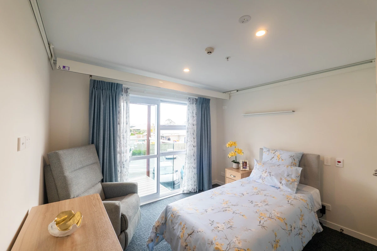 somervale-village-care-home-metlifecare-5600