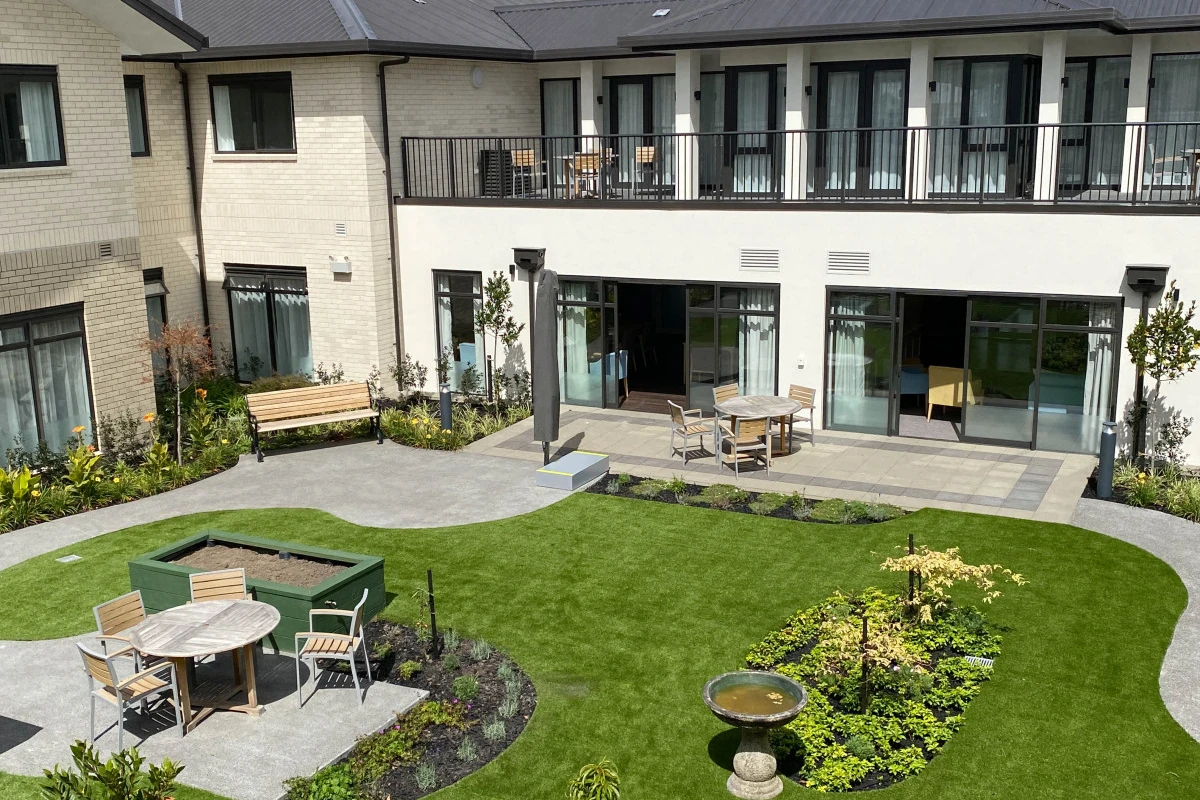 summerset-on-the-landing-5155