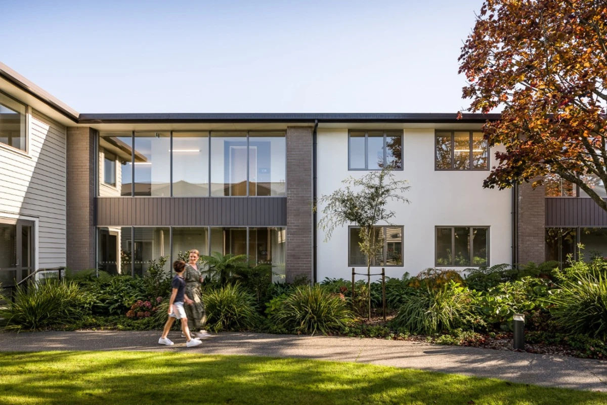 the-bellevue-village-8487