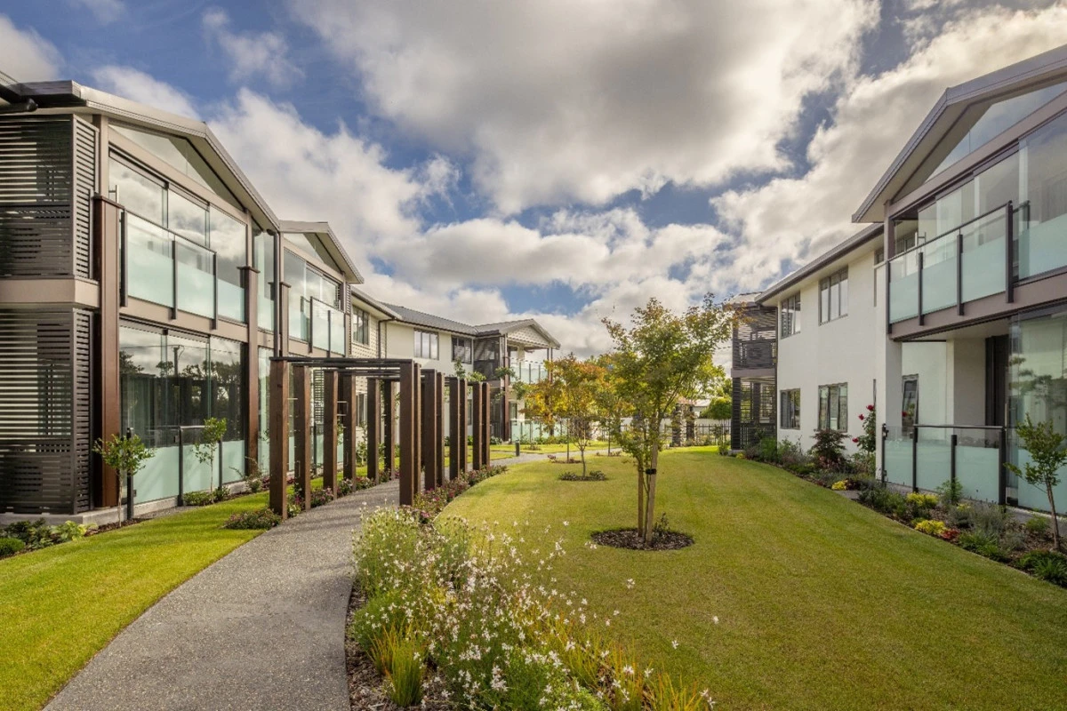 the-bellevue-village-9781