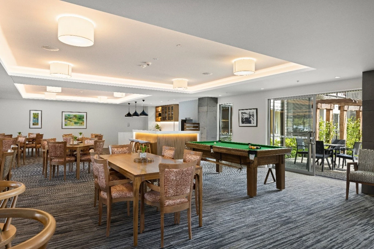 the-bellevue-village-9783