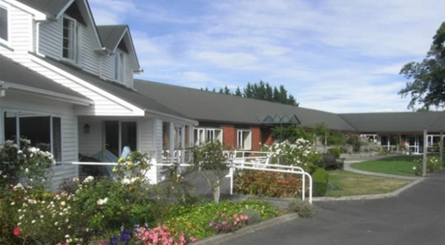 ultimate-care-karadean-2