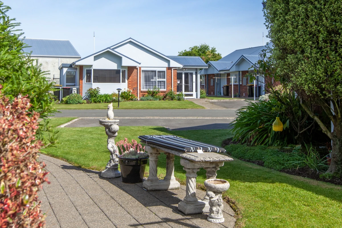 ultimate-care-rose-lodge-7644