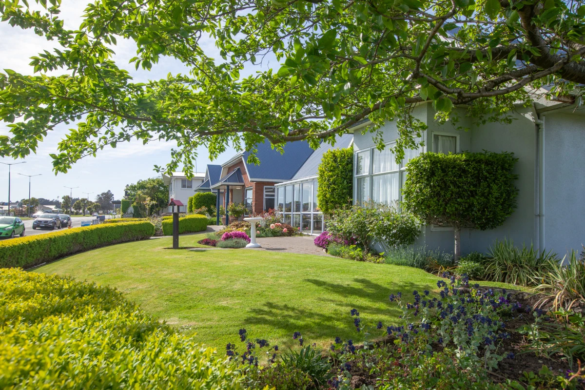 ultimate-care-rose-lodge-7648