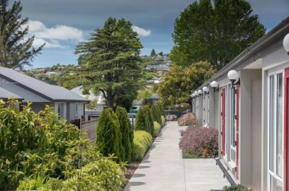 archer-thorrington-village-new-apartments-one-left-sunny-bright-49229