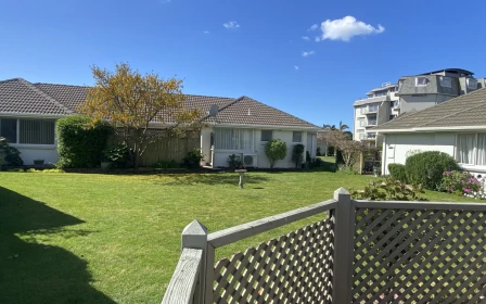 bayswater-village-metlifecare-beautiful-villa-surrounded-by-garden-43108