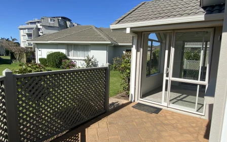 bayswater-village-metlifecare-beautiful-villa-surrounded-by-garden-43115