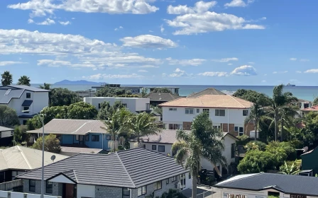 bayswater-village-metlifecare-bright-apartment-with-spectacular-views-44250