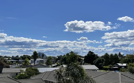 bayswater-village-metlifecare-stunning-apartment-with-views-balcony-40563