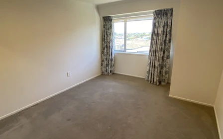 bayswater-village-metlifecare-top-floor-apartment-with-mount-views-45054