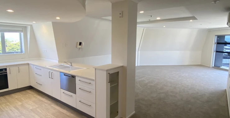 bayswater-village-metlifecare-top-floor-apartment-with-views-45029