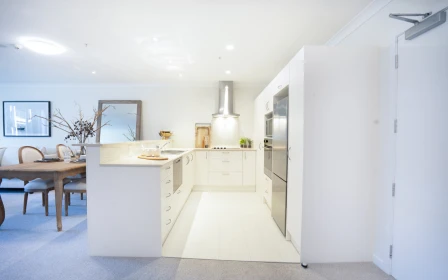 bert-sutcliffe-retirement-village-bowling-green-action-47392