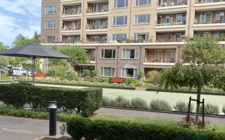 bert-sutcliffe-retirement-village-bowling-green-action-47395