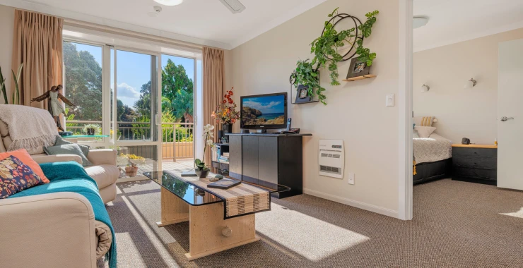 bob-owens-retirement-village-afternoon-sun-delight-44543