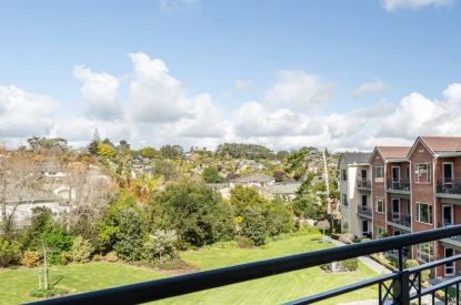 bruce-mclaren-retirement-village-top-floor-views-44530