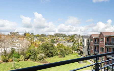 bruce-mclaren-retirement-village-top-floor-views-44530