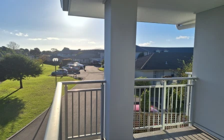 coastal-villas-metlifecare-sunny-and-secure-apartment-living-50328
