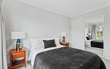 diana-isaac-retirement-village-bowling-green-action-48099