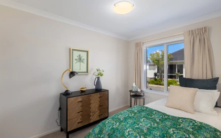 diana-isaac-retirement-village-bowling-green-action-48100