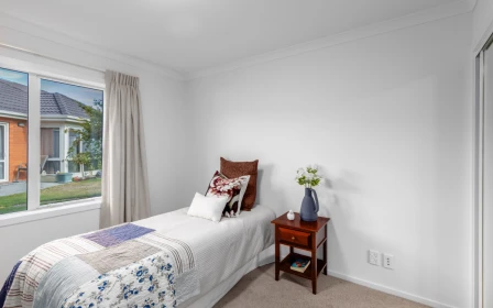 diana-isaac-retirement-village-space-and-sunshine-42243