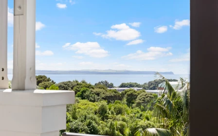eastcliffe-rangitoto-views-minute-from-mission-bay-13927