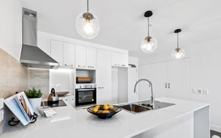 edgewater-village-metlifecare-apartment-bathed-in-afternoon-sun-45968