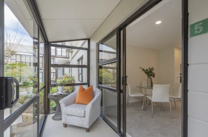 edgewater-village-metlifecare-ground-floor-living-in-a-garden-setting-50663