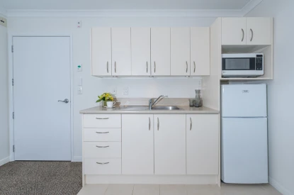 essie-summers-retirement-village-close-to-everything-44178