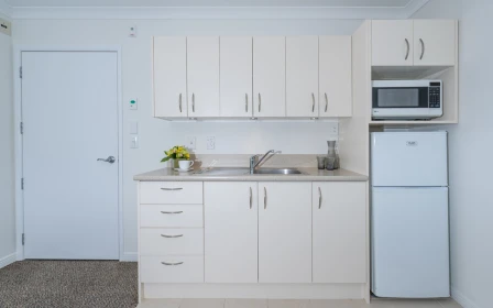 essie-summers-retirement-village-close-to-everything-44178