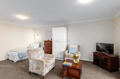 essie-summers-retirement-village-lovely-courtyard-outlook-47269